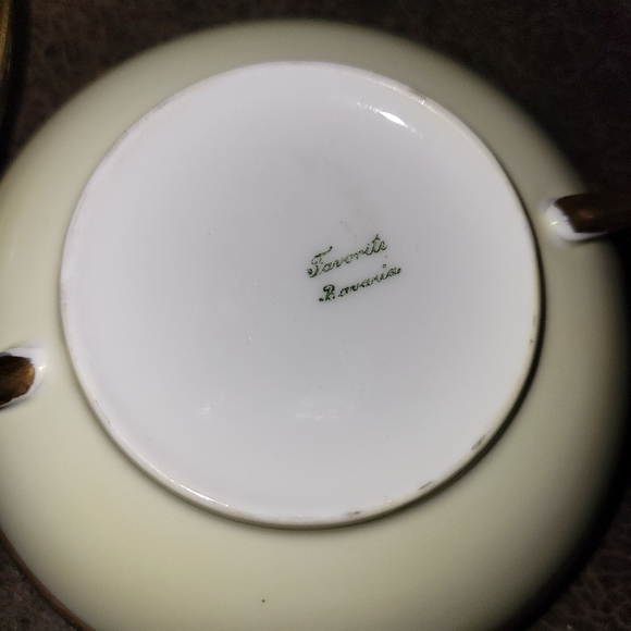 Vintage Favorite HR Bavaria Handpainted 2 handle Tea cup & Saucer Set w/Gold Rim - Picture 3 of 12